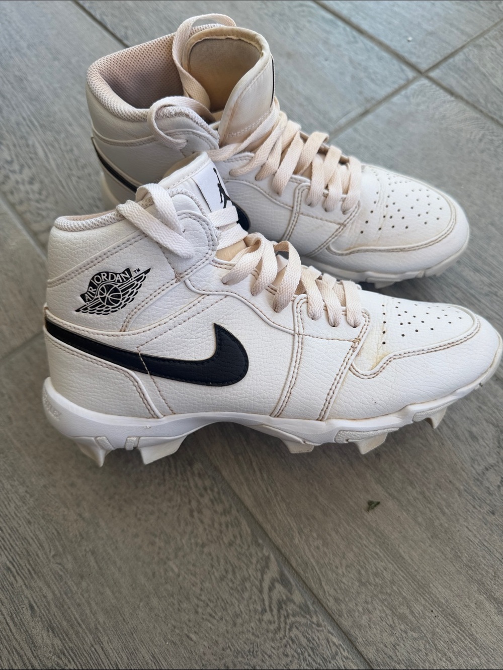 Jordan AJ 1 Mid Baseball Cleats